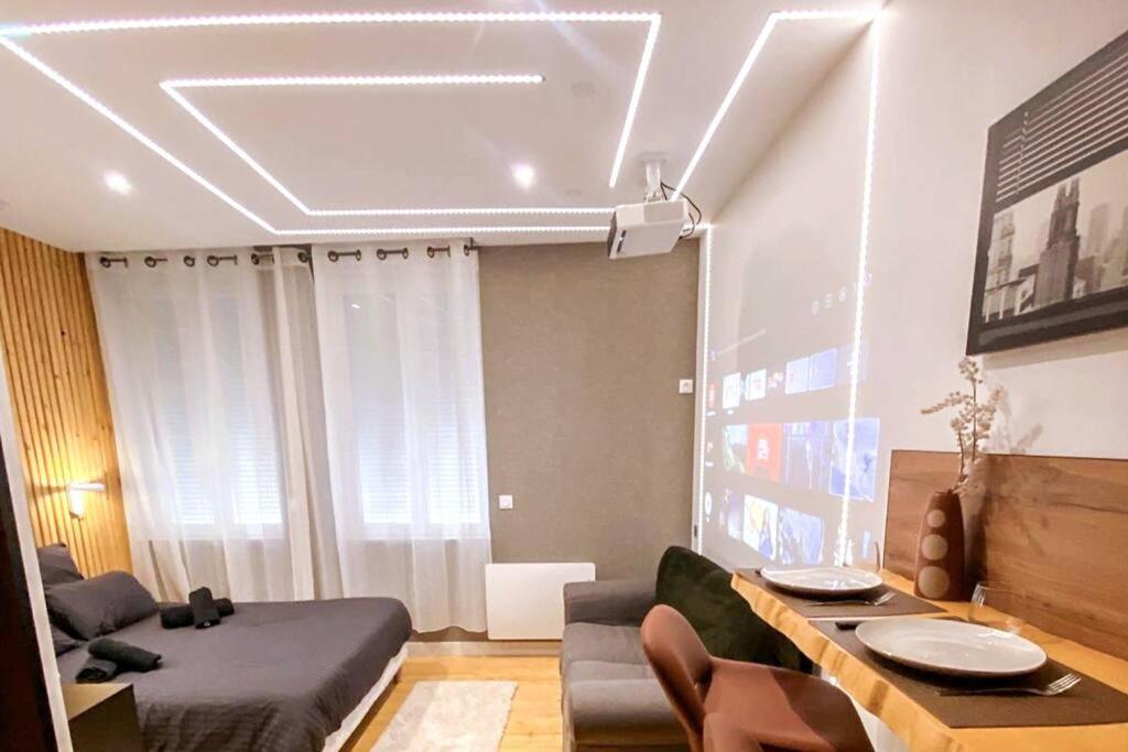 Le Pluvier D'Argent*Home Cinema Абвил Екстериор снимка